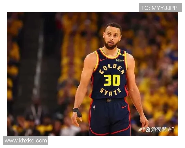 惊险一刻！库克斯差点隔扣余嘉豪，结果指甲盖惨遭“牺牲”(于嘉库里)